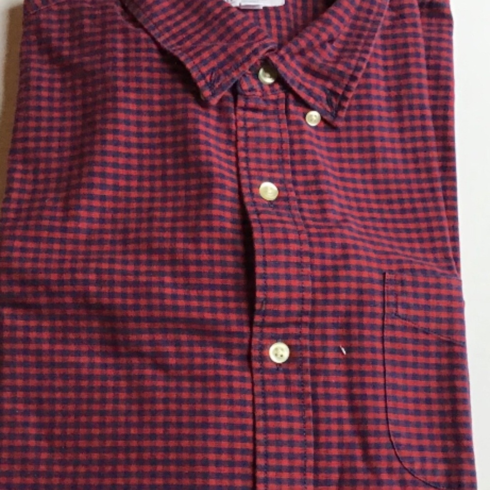 GAP  Red burgundy  & navy motifs 100 % cotton button front shirt Sz L